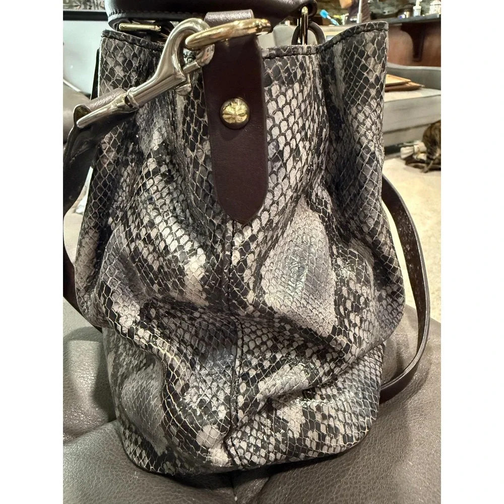 Dooney‎ & Bourke Grey Snakeskin Embossed Leather Satchel Crossbody Bag Gold Logo